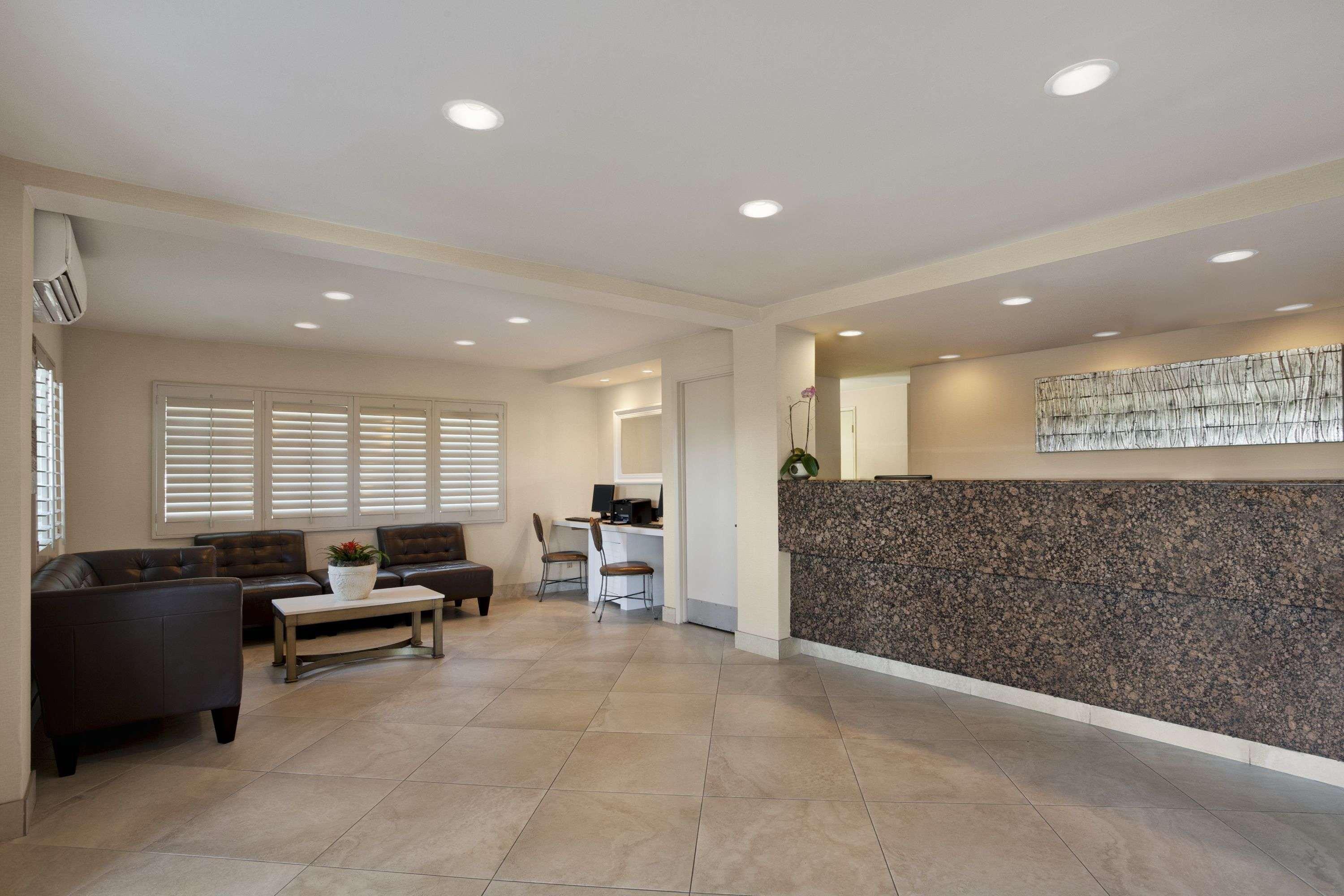 Days Inn By Wyndham San Diego Hotel Circle Екстериор снимка