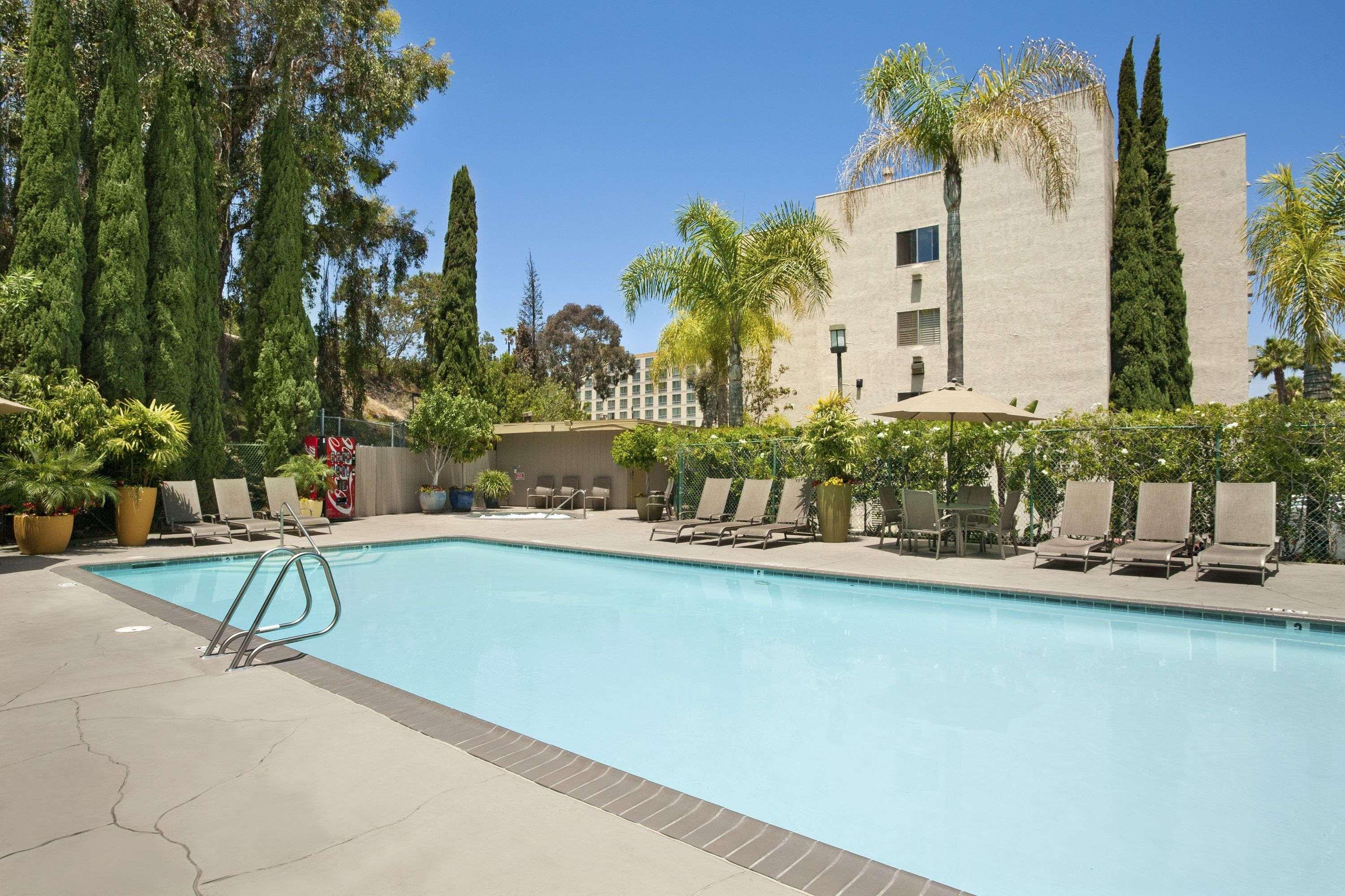 Days Inn By Wyndham San Diego Hotel Circle Екстериор снимка