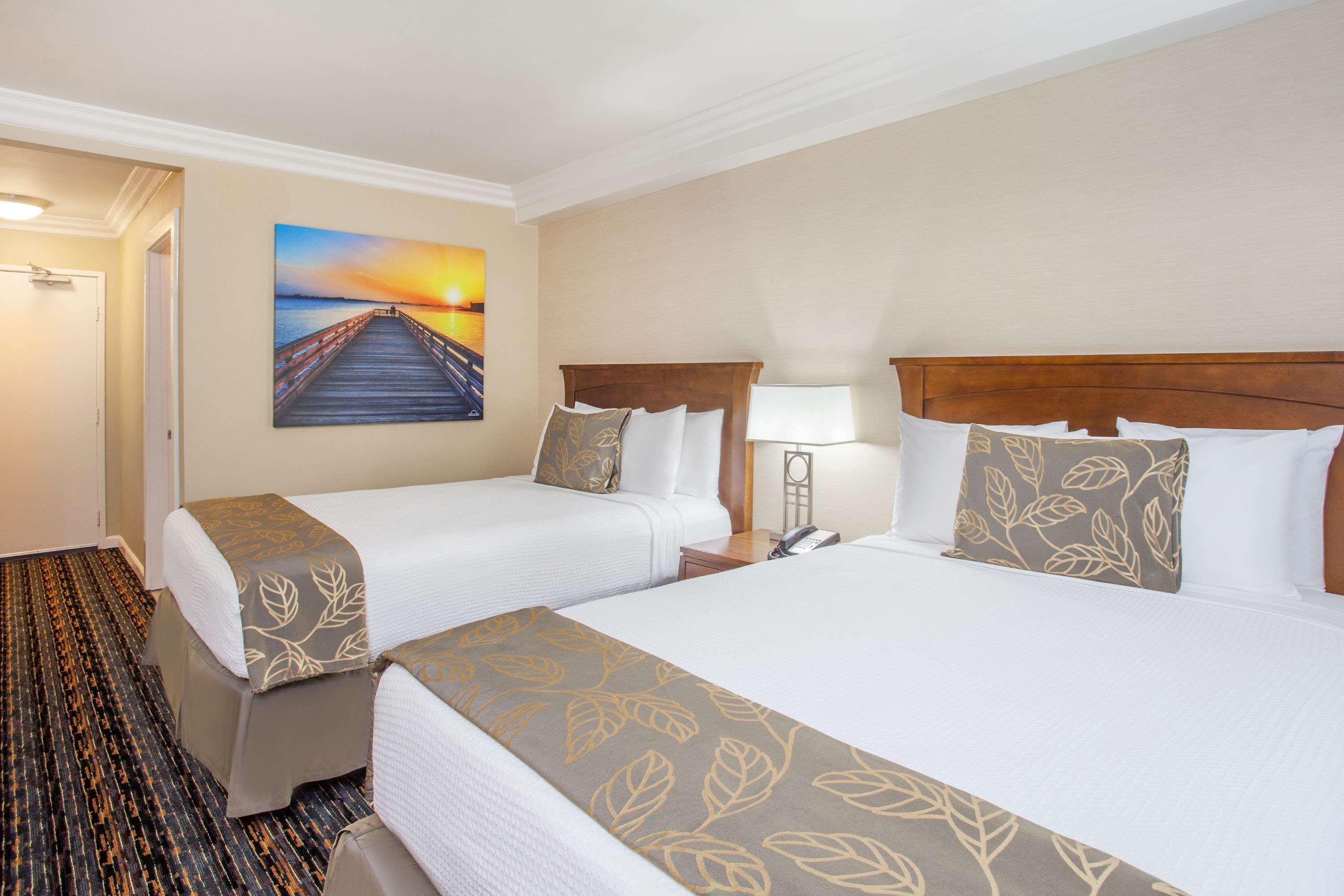 Days Inn By Wyndham San Diego Hotel Circle Екстериор снимка