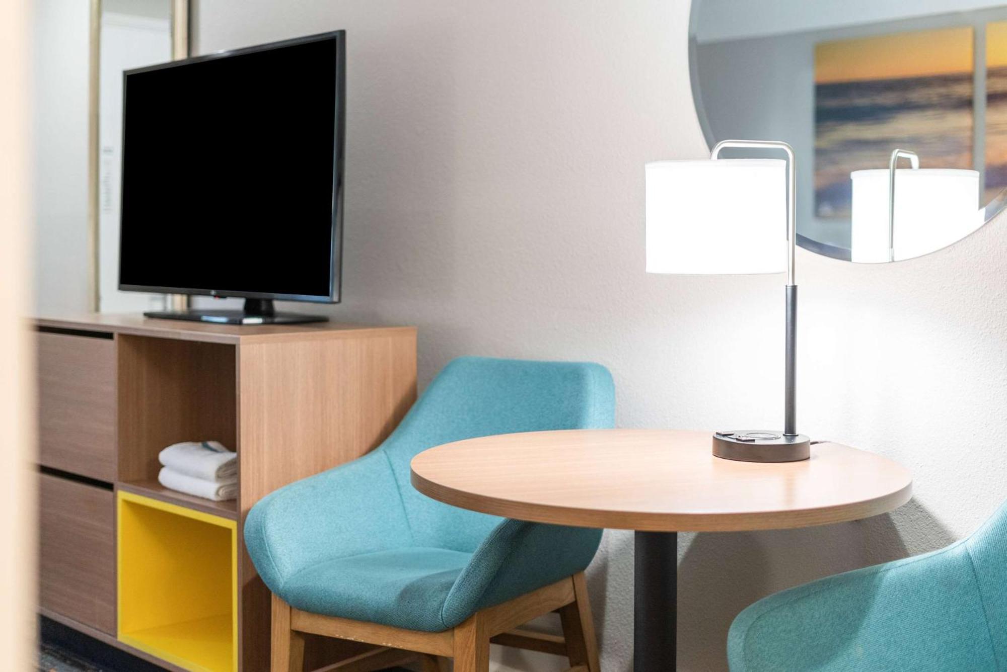 Days Inn By Wyndham San Diego Hotel Circle Екстериор снимка