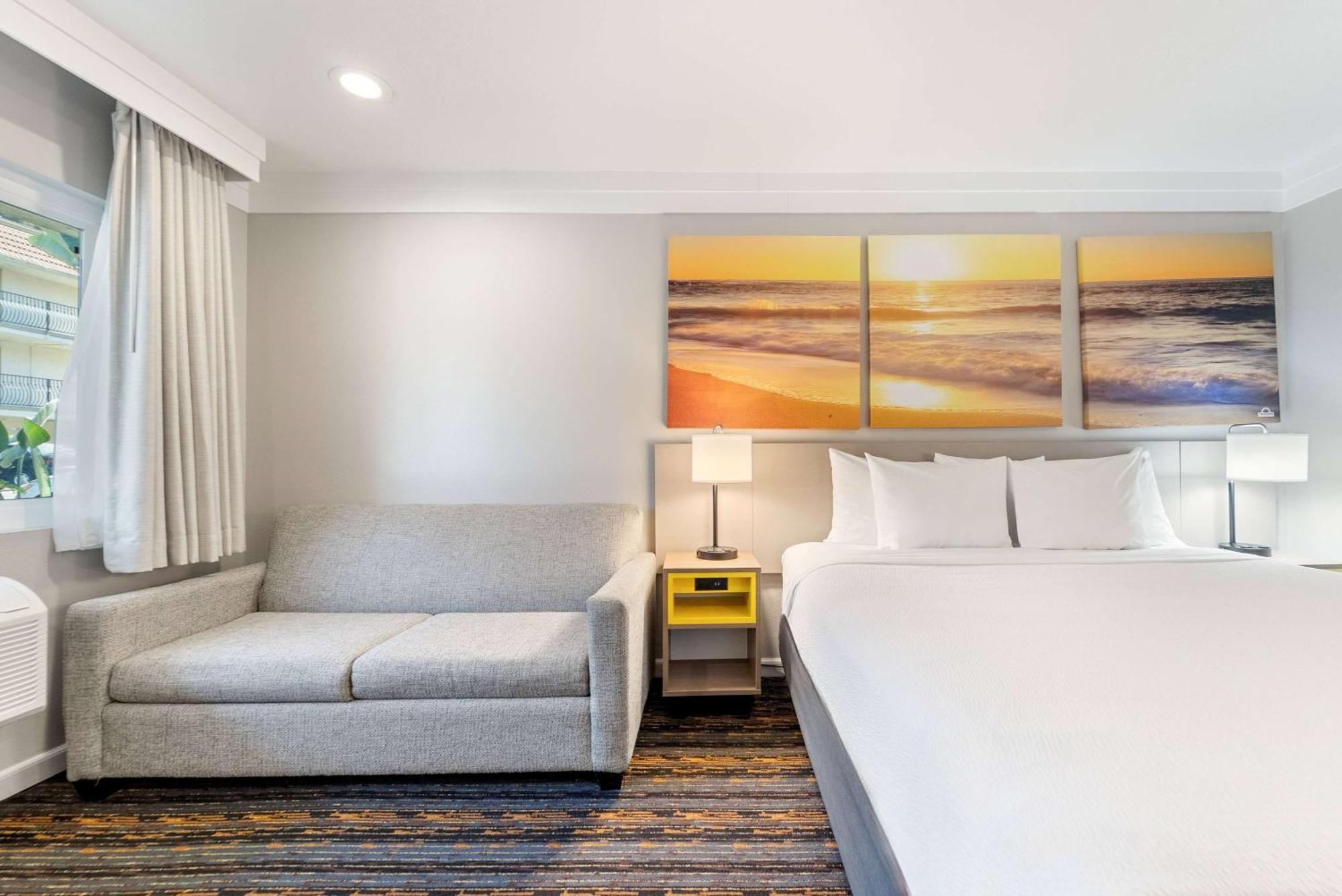 Days Inn By Wyndham San Diego Hotel Circle Екстериор снимка