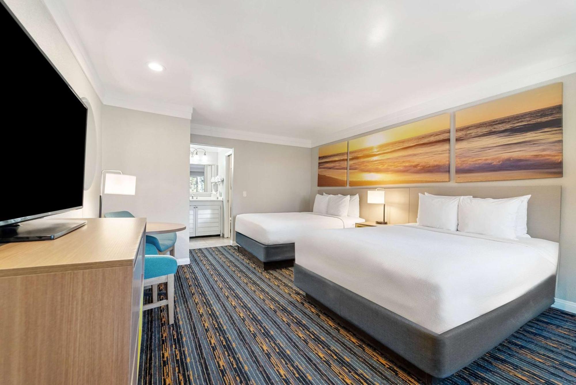 Days Inn By Wyndham San Diego Hotel Circle Екстериор снимка