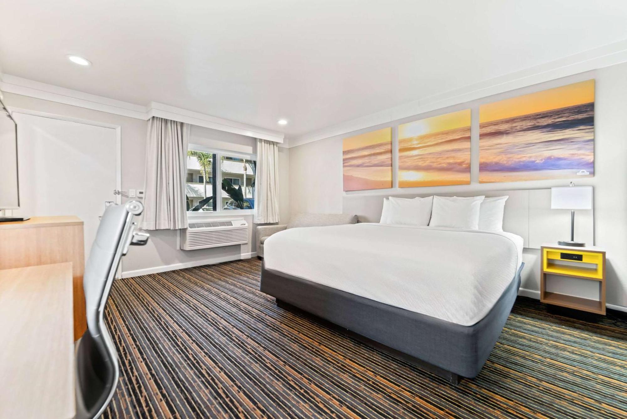 Days Inn By Wyndham San Diego Hotel Circle Екстериор снимка